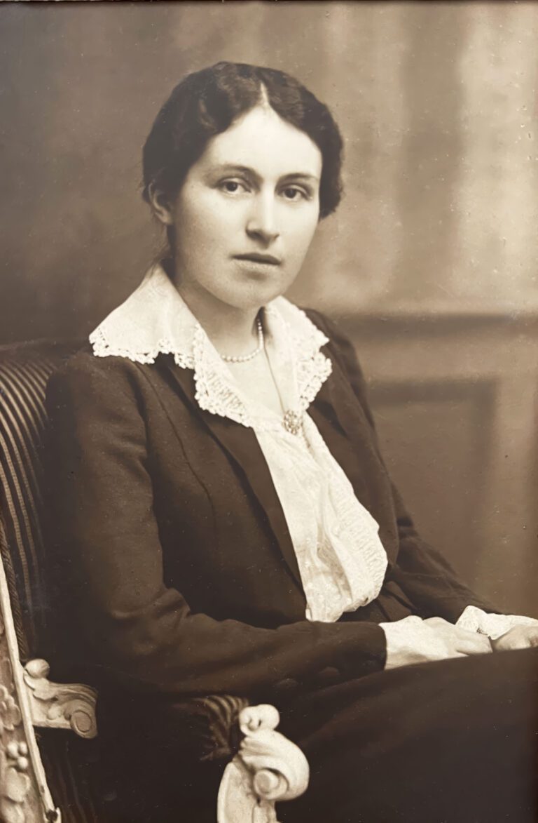Young woman in Imperial Russia who helped a young peasant boy get an education and wrote about it in her memoirs.